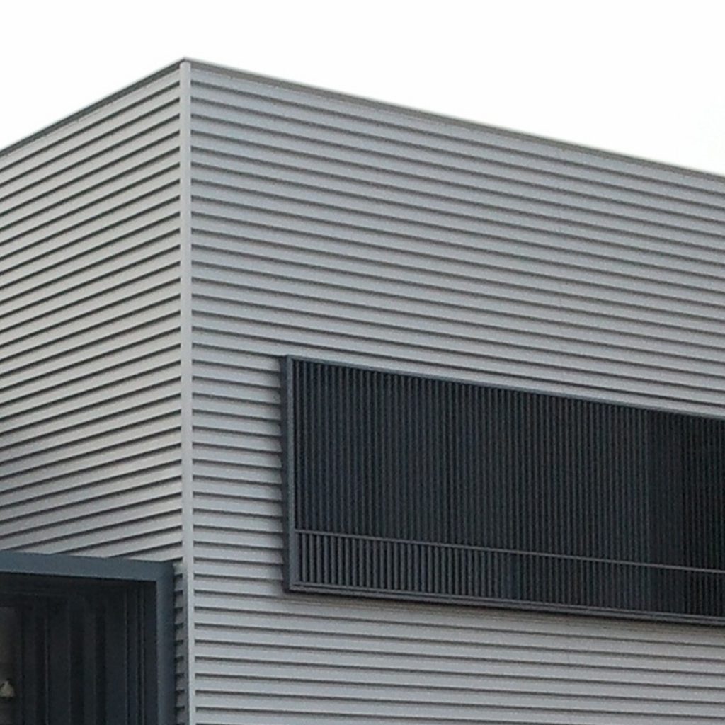 Fachada sandwich in situ para naves industriales